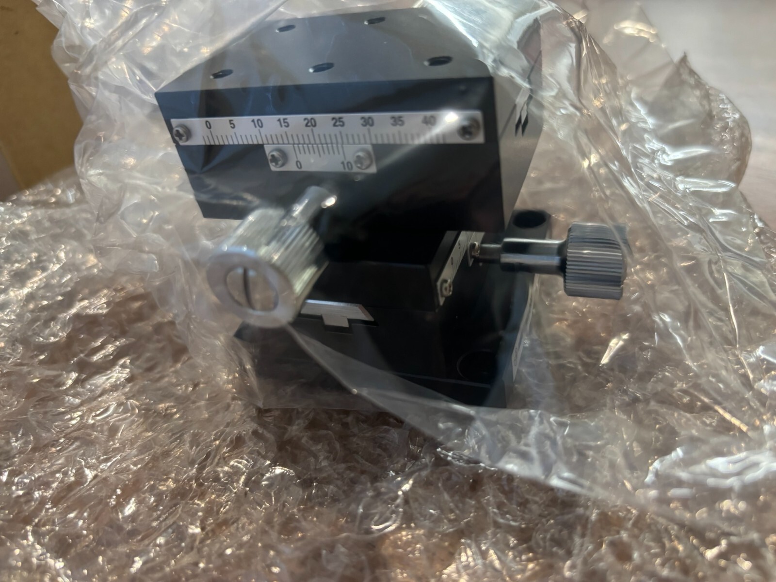 Manual XY-Axis Stages Rectangular Dovetail, Rack and Pinion, High Accuracy, XYWG