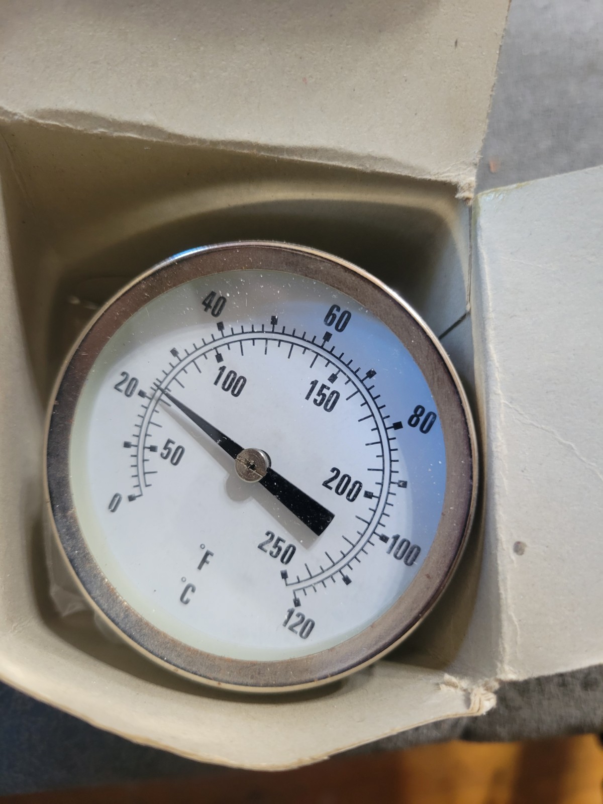 Clip on Pipe Clamp HVAC Thermometer – Howe 1102800 0-120 C/f 2.5″ Dial