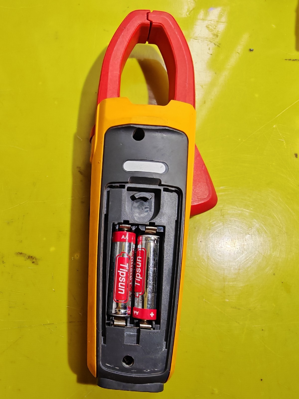 Fluke 376 True‑RMS Clamp Meter, screen cracked (unit‑only).Item fully functional