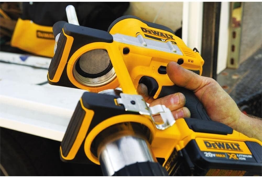 DEWALT 20V MAX Cordless Grease Gun – Tool Only DCGG571B