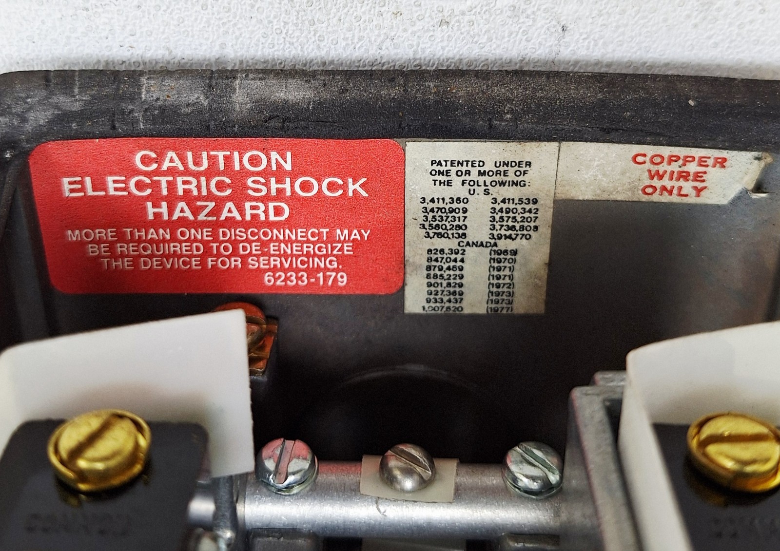 United Electric C402 / 120 Temperature Switch 0-225F / -15+105C