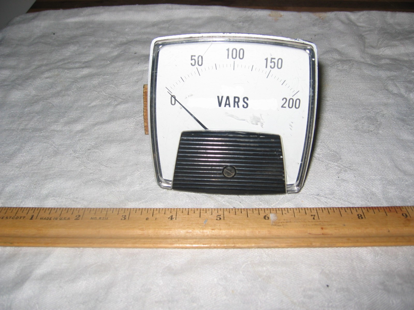 General Electric Vars Gauge 0-200 approx. 3.5″