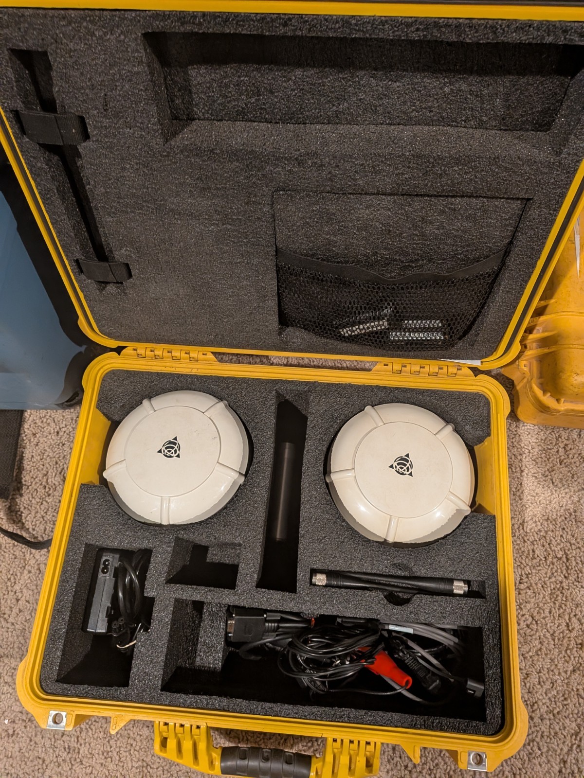 Trimble R8 Rover Model 2 GNSS/GPS Receiver Set