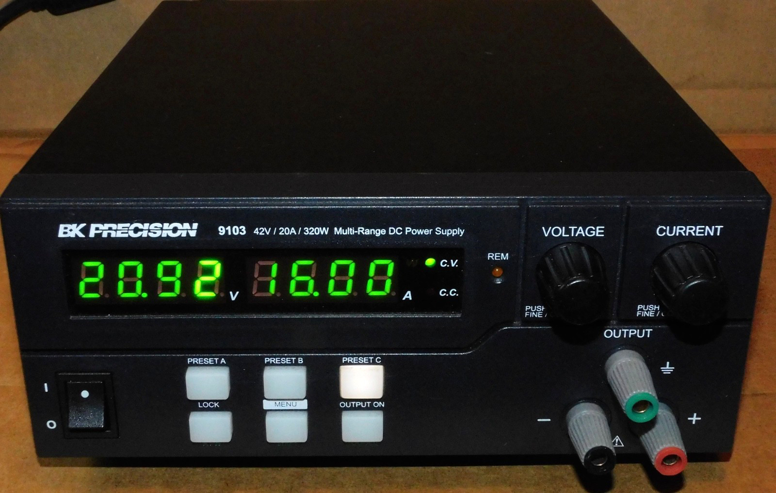 B&K 9103 42V / 20A / 320W Multi Range Range DC Power Supply