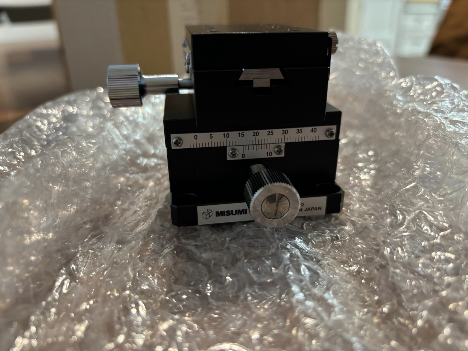 Manual XY-Axis Stages Rectangular Dovetail, Rack and Pinion, High Accuracy, XYWG